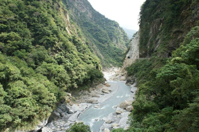 逃出昏暗的地下室2